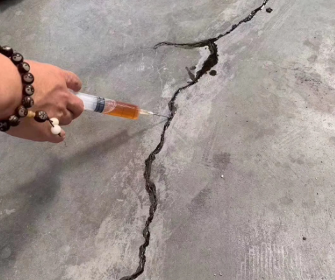察雅混凝土裂缝修补技术详解​